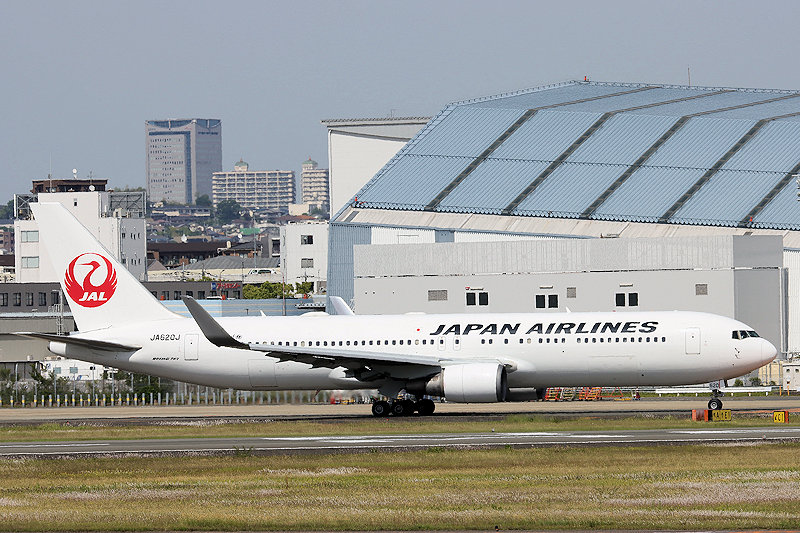 登録記号（レジ） JA620J 飛行機写真