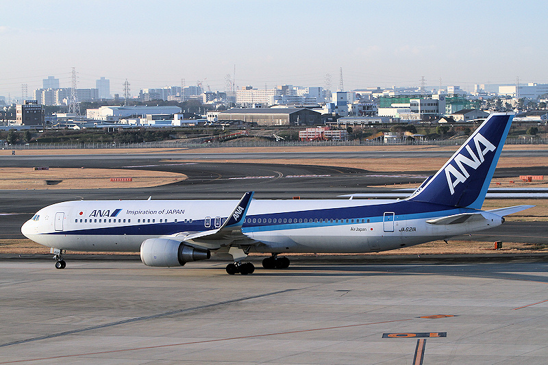 登録記号（レジ） JA621A 飛行機写真