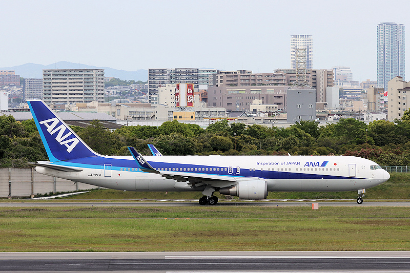 登録記号（レジ） JA622A 飛行機写真