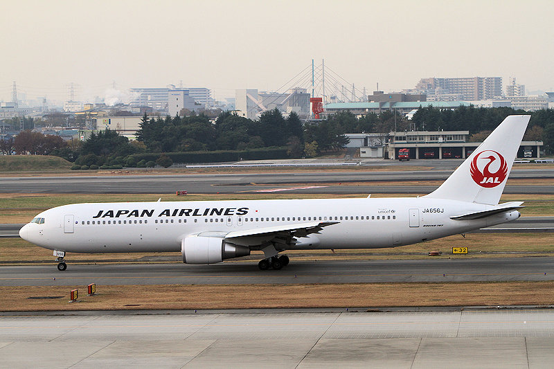 登録記号（レジ） JA656J 飛行機写真