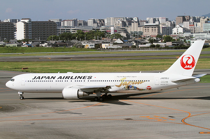 登録記号（レジ） JA656J 飛行機写真