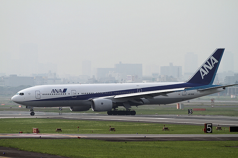 登録記号（レジ） JA702A 飛行機写真