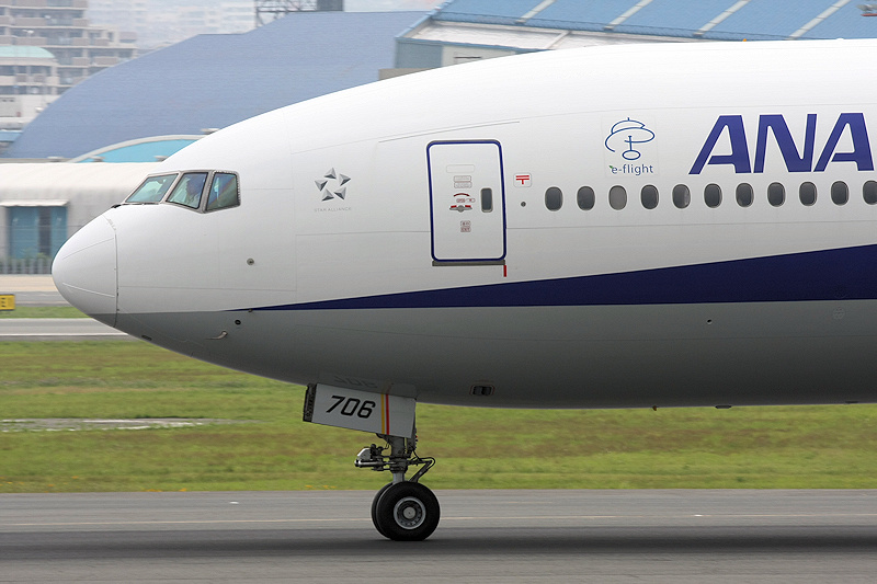 登録記号（レジ） JA706A 飛行機写真