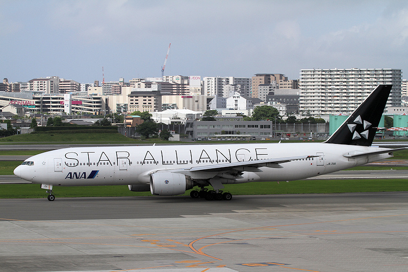 登録記号（レジ） JA711A 飛行機写真