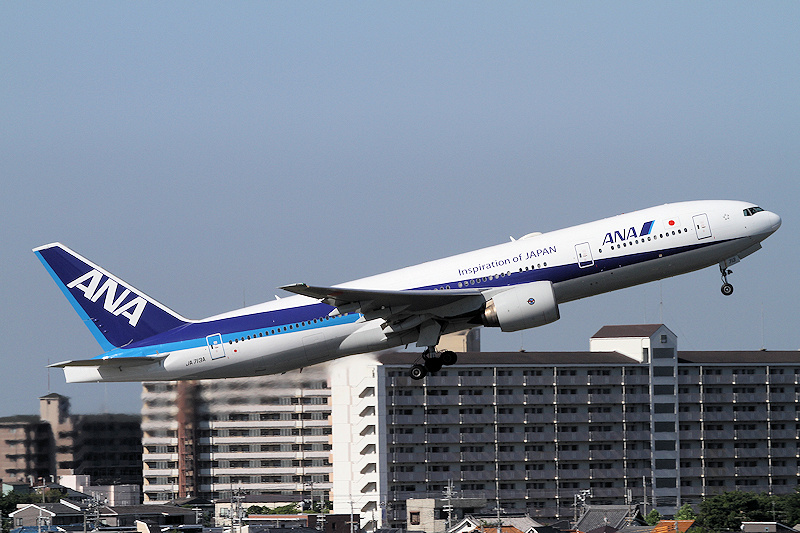 登録記号（レジ） JA713A 飛行機写真