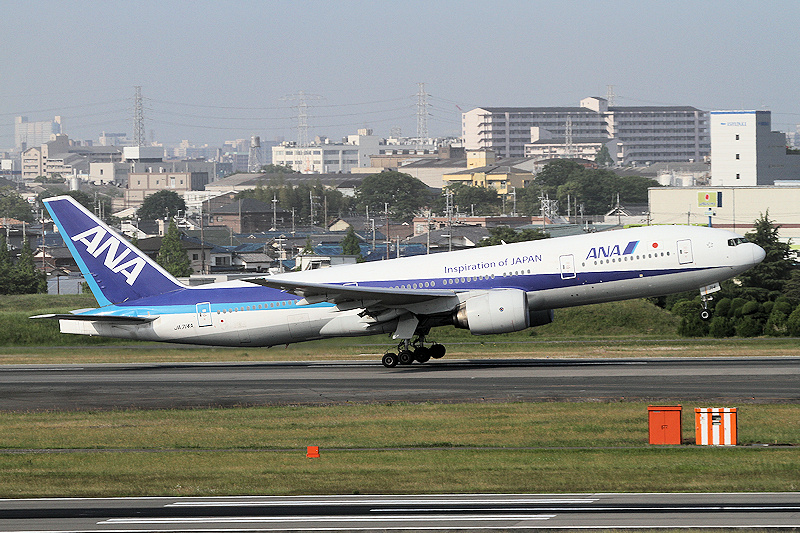 登録記号（レジ） JA714A 飛行機写真