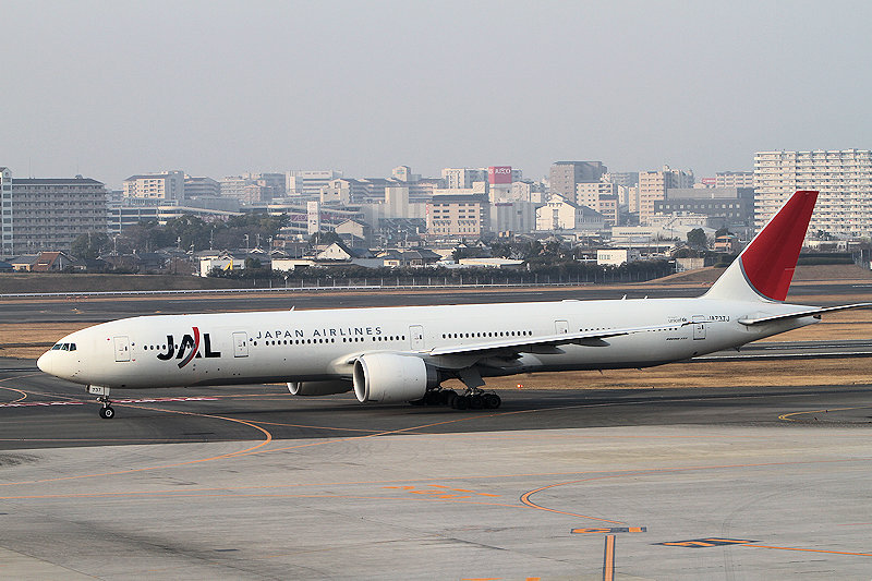 登録記号（レジ） JA737J 飛行機写真