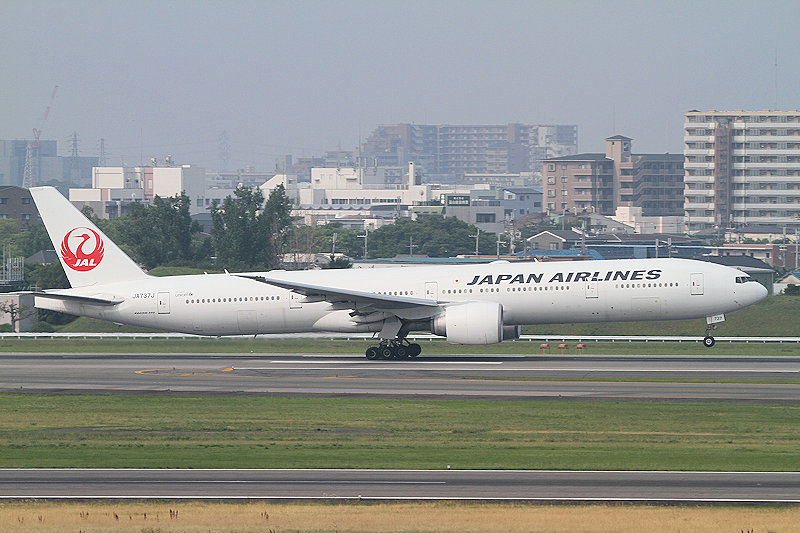 登録記号（レジ） JA737J 飛行機写真
