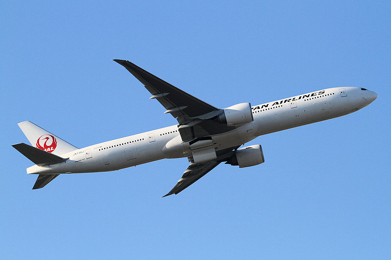 登録記号（レジ） JA738J 飛行機写真