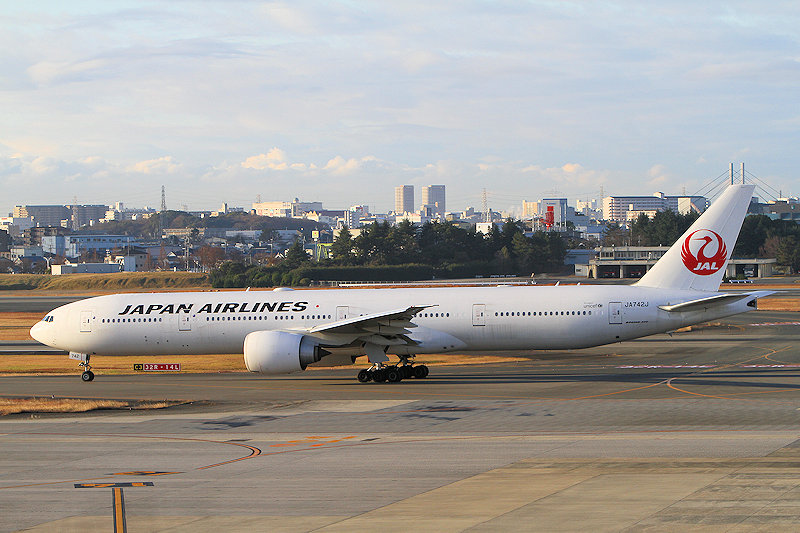登録記号（レジ） JA742J 飛行機写真