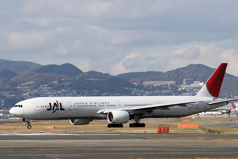 登録記号（レジ） JA751J 飛行機写真