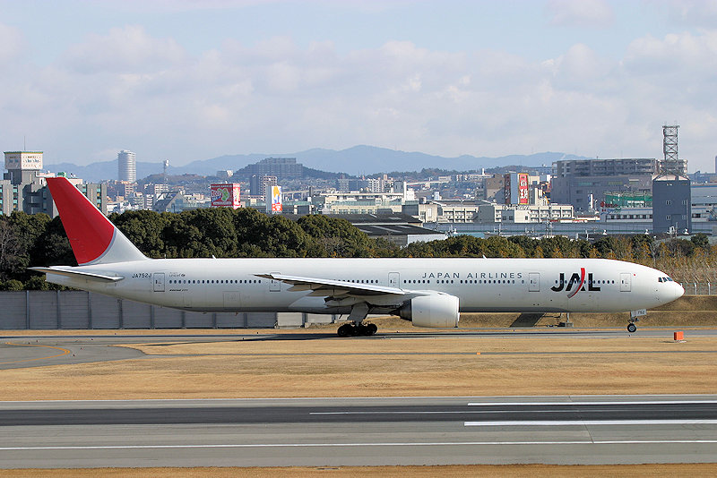 登録記号（レジ） JA752J 飛行機写真