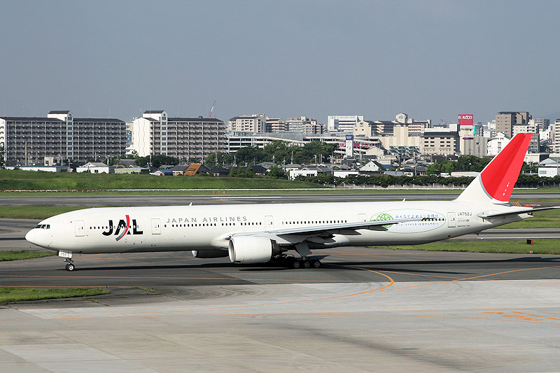 登録記号（レジ） JA752J 飛行機写真