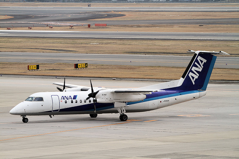 登録記号（レジ） JA802K 飛行機写真