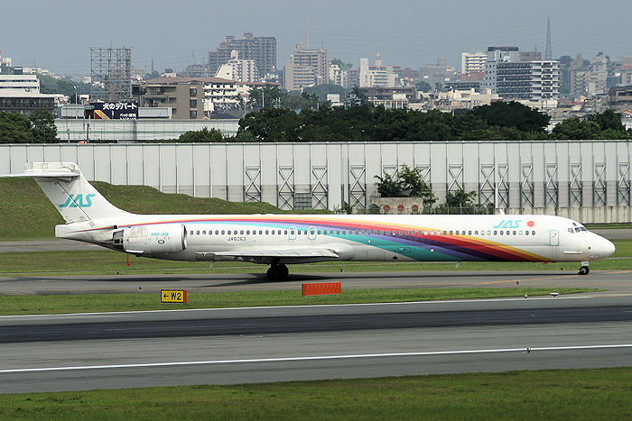 黒澤塗装 3号機 JAS（日本エアシステム） MD-90 JA8063