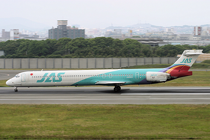 黒澤塗装 6号機 JAS（日本エアシステム） MD-90 JA8069