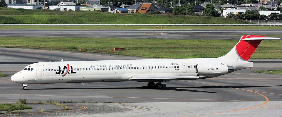 JAL MD-81 JA8261
