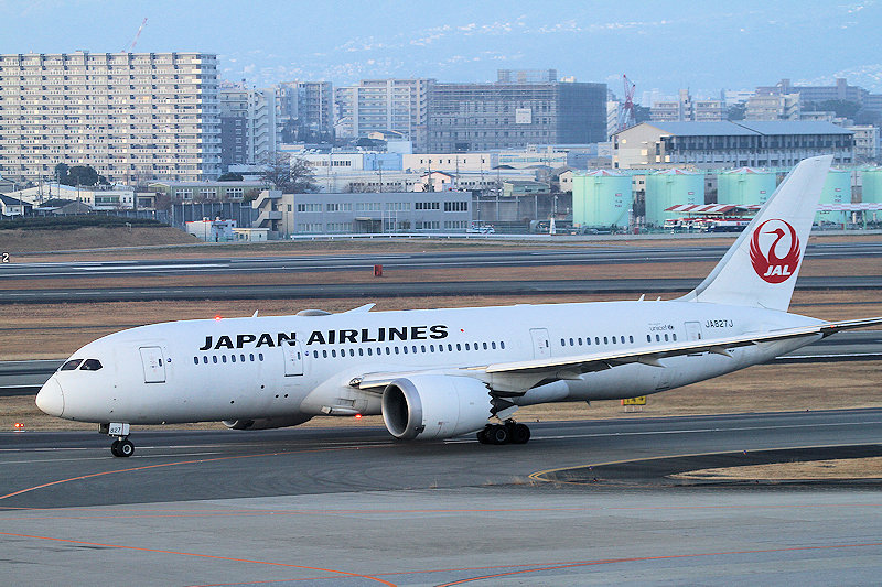登録記号（レジ） JA827J 飛行機写真