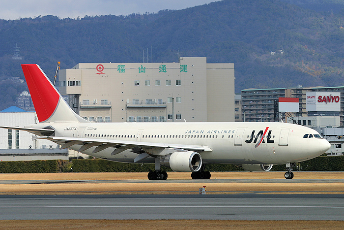 登録記号（レジ）JA8574 飛行機写真