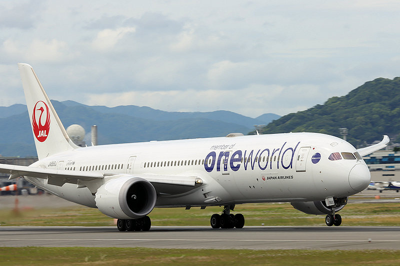 鶴丸塗装 member of oneworld JAL（日本航空） B787-9 JA869J