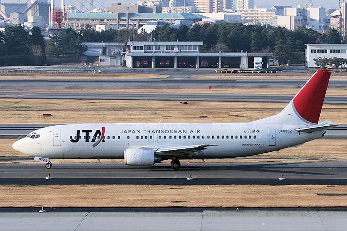 登録記号（レジ）JA8932 飛行機写真