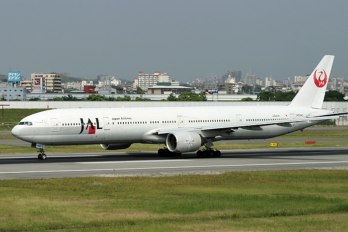 アークトゥルス JAL（日本航空） B777-300 JA8943