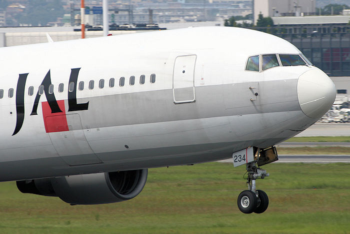 エフトイズB-767−300旧塗装JAL