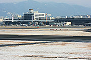 雪の大阪空港 2008年2月10日